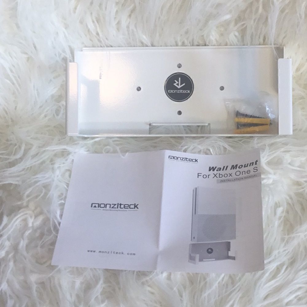 NEW STOCK Wall mount for X BOX ONE S, including screws